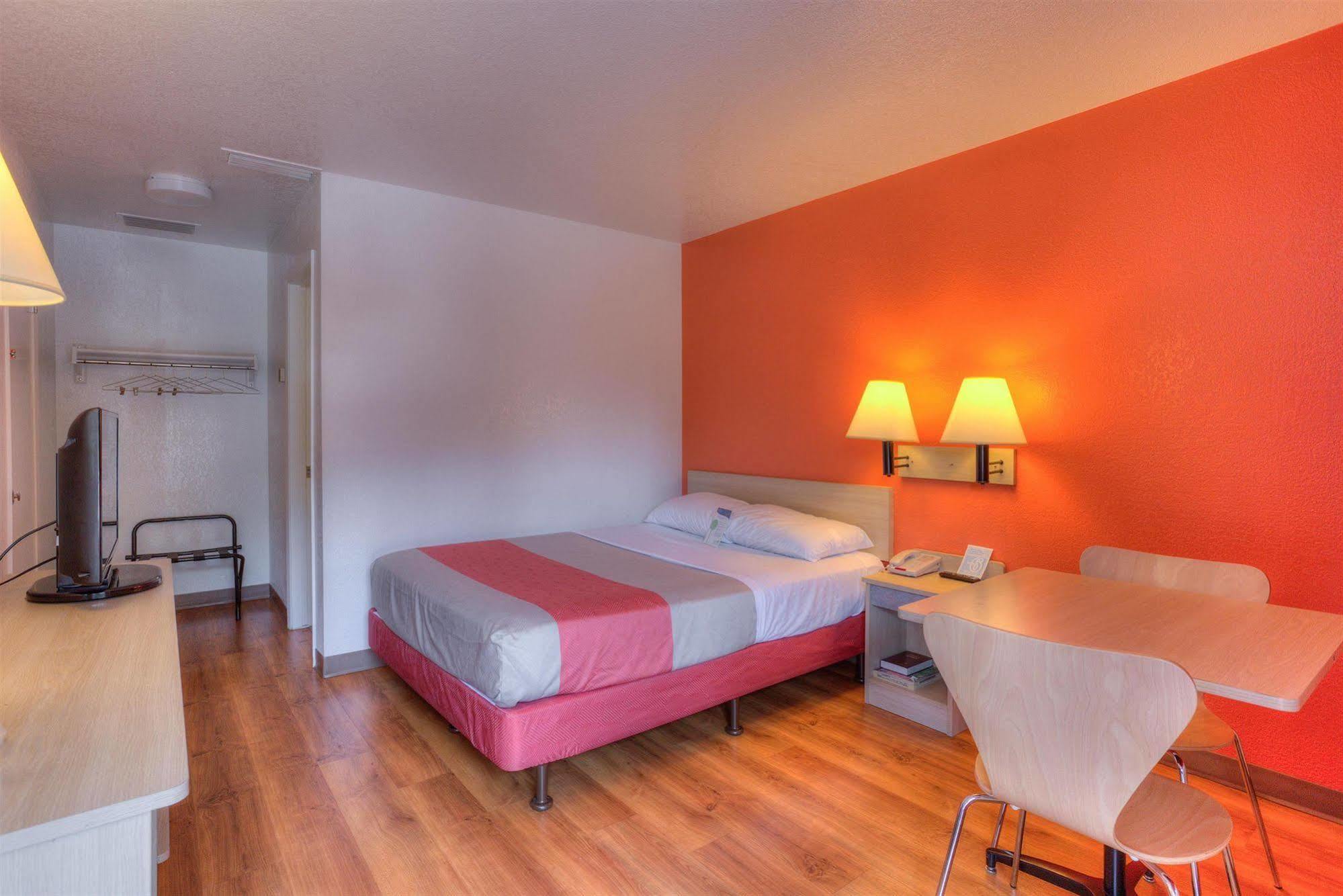 Motel 6-Tigard, Or - Portland South - Lake Oswego Εξωτερικό φωτογραφία